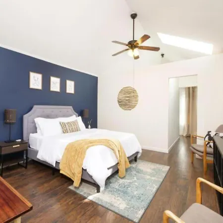 Historic Home In Ohio City Near W25!